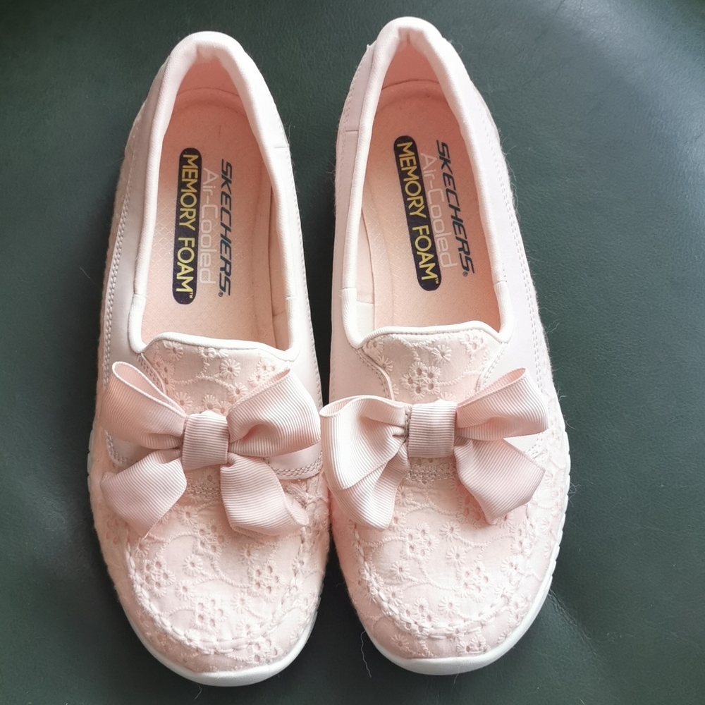 SKECHERS Air-Cooled Memory Foam Shoes/Flat